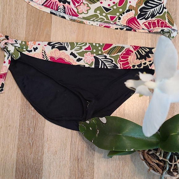 Merona Halter 2 piece swimsuit - Picture 2 of 4